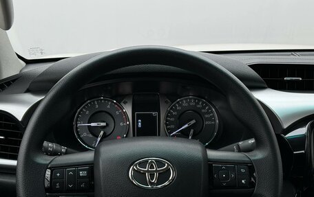 Toyota Hilux VIII, 2022 год, 5 190 000 рублей, 11 фотография