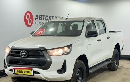 Toyota Hilux VIII, 2022 год, 5 190 000 рублей, 2 фотография