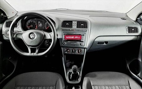 Volkswagen Polo VI (EU Market), 2016 год, 993 000 рублей, 14 фотография