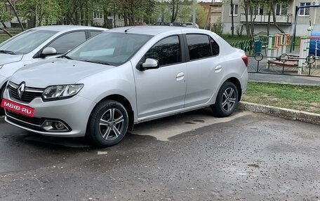 Renault Logan II, 2014 год, 880 000 рублей, 2 фотография