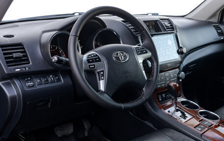 Toyota Highlander III, 2011 год, 1 999 000 рублей, 14 фотография