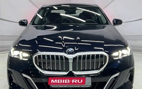 BMW 5 серия, 2024 год, 9 590 000 рублей, 2 фотография