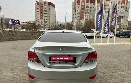 Hyundai Solaris II рестайлинг, 2014 год, 900 000 рублей, 5 фотография