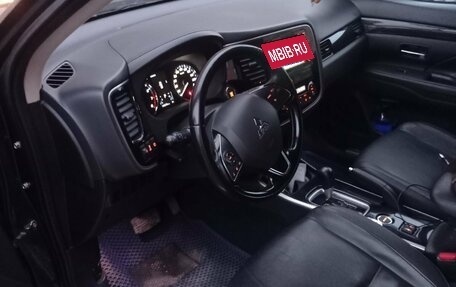 Mitsubishi Outlander III рестайлинг 3, 2017 год, 2 200 000 рублей, 2 фотография