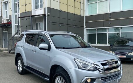 Isuzu MU-X, 2022 год, 3 850 000 рублей, 3 фотография