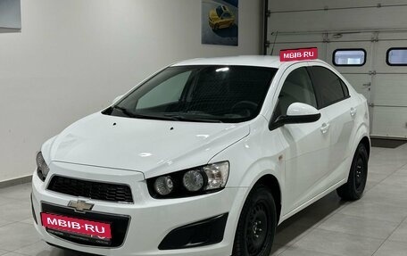 Chevrolet Aveo III, 2014 год, 949 900 рублей, 3 фотография