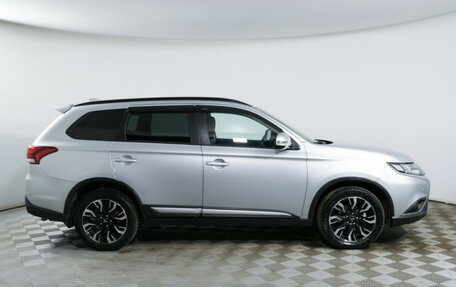 Mitsubishi Outlander III рестайлинг 3, 2021 год, 2 330 200 рублей, 4 фотография