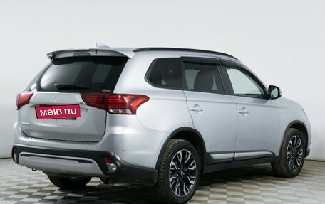 Mitsubishi Outlander III рестайлинг 3, 2021 год, 2 330 200 рублей, 5 фотография