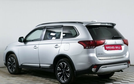 Mitsubishi Outlander III рестайлинг 3, 2021 год, 2 330 200 рублей, 7 фотография