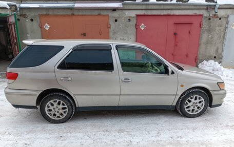 Toyota Vista V30, 2000 год, 650 000 рублей, 1 фотография