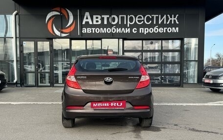 Hyundai Solaris II рестайлинг, 2015 год, 850 000 рублей, 5 фотография