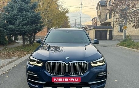 BMW X5, 2019 год, 5 800 000 рублей, 2 фотография