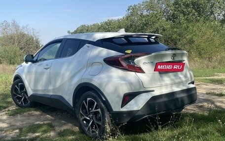 Toyota C-HR I рестайлинг, 2018 год, 2 740 000 рублей, 2 фотография