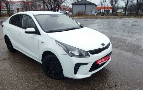 KIA Rio IV, 2017 год, 885 000 рублей, 3 фотография