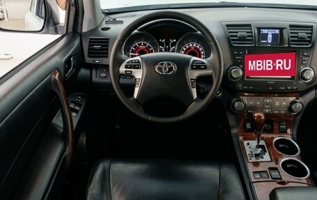 Toyota Highlander III, 2012 год, 2 495 000 рублей, 15 фотография