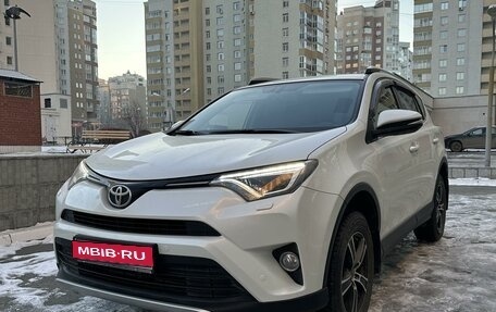 Toyota RAV4, 2016 год, 2 850 000 рублей, 1 фотография