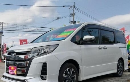 Toyota Noah III, 2021 год, 2 200 000 рублей, 17 фотография