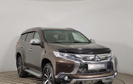 Mitsubishi Montero Sport, 2017 год, 2 999 000 рублей, 3 фотография