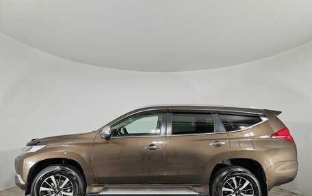 Mitsubishi Montero Sport, 2017 год, 2 999 000 рублей, 8 фотография