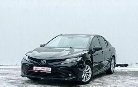 Toyota Camry, 2018 год, 2 300 000 рублей, 1 фотография