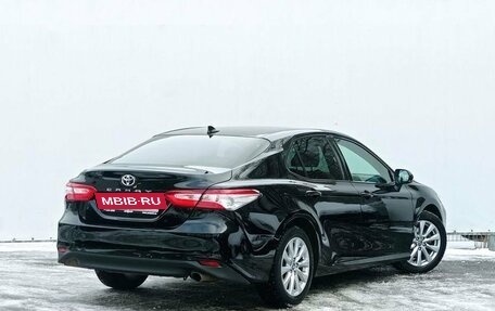 Toyota Camry, 2018 год, 2 300 000 рублей, 5 фотография