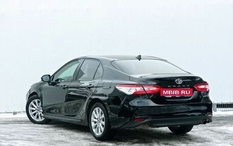 Toyota Camry, 2018 год, 2 300 000 рублей, 7 фотография