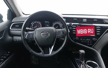 Toyota Camry, 2018 год, 2 300 000 рублей, 13 фотография