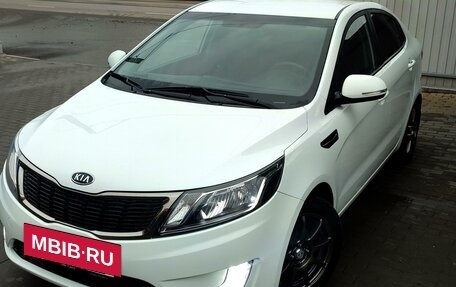 KIA Rio III рестайлинг, 2012 год, 1 100 000 рублей, 3 фотография