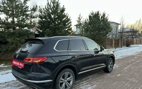 Volkswagen Touareg III, 2019 год, 5 400 000 рублей, 3 фотография