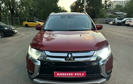 Mitsubishi Outlander III рестайлинг 3, 2018 год, 2 400 000 рублей, 1 фотография