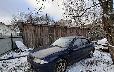 Mitsubishi Carisma I, 1998 год, 280 000 рублей, 1 фотография