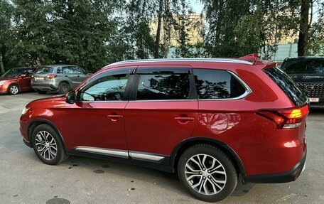 Mitsubishi Outlander III рестайлинг 3, 2018 год, 2 400 000 рублей, 4 фотография