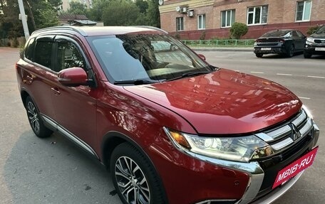 Mitsubishi Outlander III рестайлинг 3, 2018 год, 2 400 000 рублей, 6 фотография