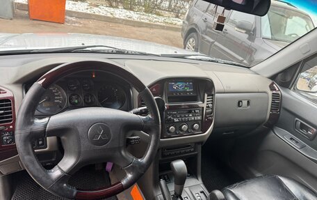 Mitsubishi Pajero III рестайлинг, 2001 год, 1 250 000 рублей, 11 фотография