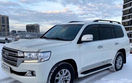 Toyota Land Cruiser 200, 2015 год, 6 097 000 рублей, 3 фотография