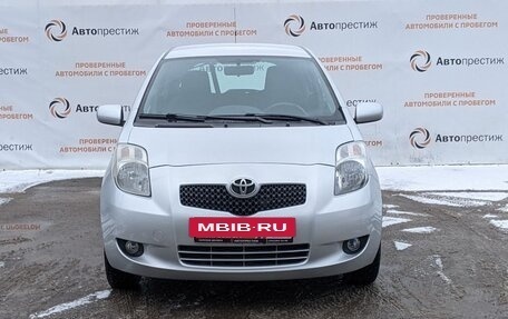 Toyota Yaris III рестайлинг, 2008 год, 690 000 рублей, 2 фотография