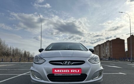 Hyundai Solaris II рестайлинг, 2013 год, 789 000 рублей, 2 фотография