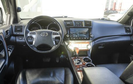 Toyota Highlander III, 2012 год, 2 699 000 рублей, 6 фотография