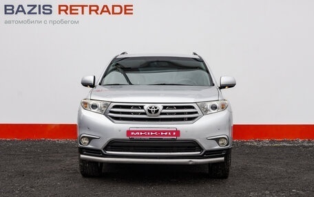 Toyota Highlander III, 2011 год, 1 980 000 рублей, 2 фотография