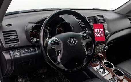 Toyota Highlander III, 2011 год, 1 980 000 рублей, 12 фотография