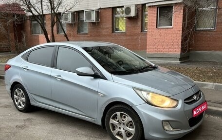 Hyundai Solaris II рестайлинг, 2011 год, 670 000 рублей, 1 фотография