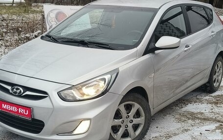 Hyundai Solaris II рестайлинг, 2012 год, 725 000 рублей, 1 фотография