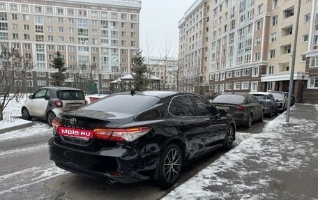 Toyota Camry, 2021 год, 3 450 000 рублей, 2 фотография