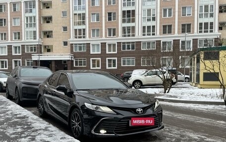 Toyota Camry, 2021 год, 3 450 000 рублей, 4 фотография