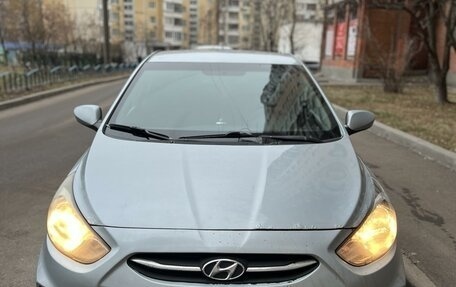 Hyundai Solaris II рестайлинг, 2011 год, 670 000 рублей, 3 фотография