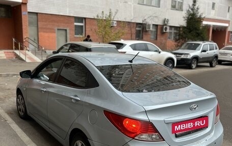 Hyundai Solaris II рестайлинг, 2011 год, 670 000 рублей, 6 фотография