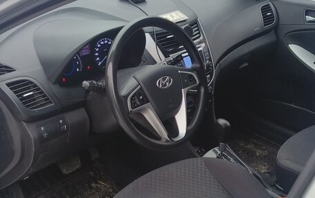 Hyundai Solaris II рестайлинг, 2012 год, 725 000 рублей, 7 фотография