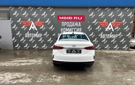 Hyundai Solaris II рестайлинг, 2021 год, 1 390 000 рублей, 8 фотография