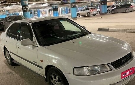 Isuzu Gemini IV, 1999 год, 240 000 рублей, 1 фотография