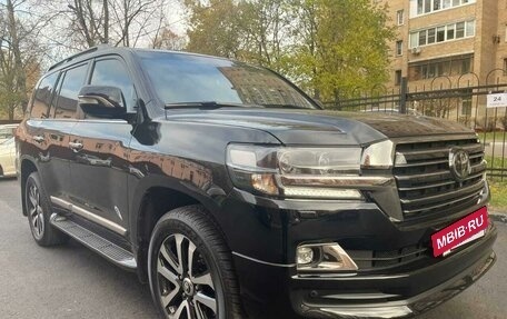 Toyota Land Cruiser 200, 2018 год, 9 800 000 рублей, 18 фотография